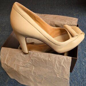 Ladie's Roberto Del Carlo Shoes - Beige - Italian size 40 - U.S. size 10